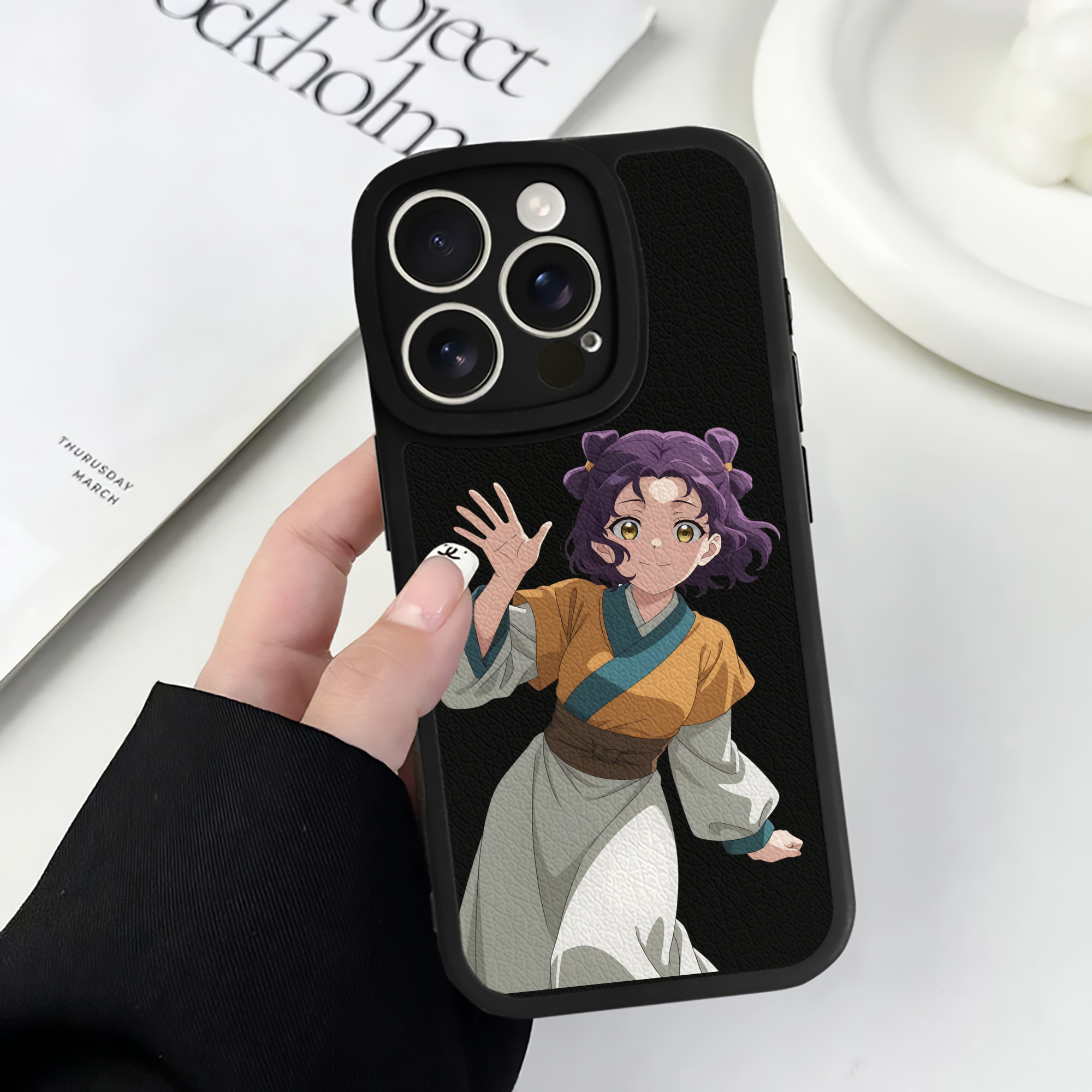 （画像用） 薬屋のひとりごと The Apothecary Diaries 【iPhone 16シリーズ対応】シリコンスマホケース（レザー調） 材質：シリコン